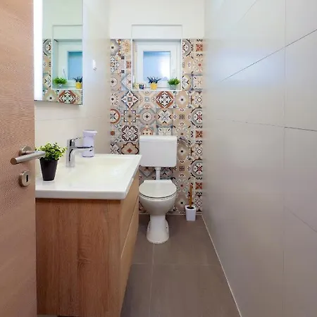 Family Friendly With A Swimming Pool - Mulo, Zadar - 20732 ורסי