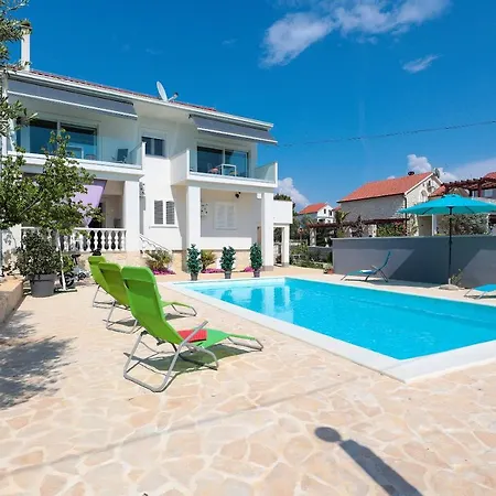 Family Friendly With A Swimming Pool - Mulo, Zadar - 20732 *