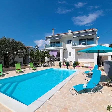 Family Friendly With A Swimming Pool - Mulo, Zadar - 20732 * Vrsi
