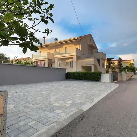 Family Friendly With A Swimming Pool - Mulo, Zadar - 20732 * فرسي