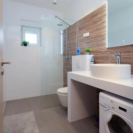 Family Friendly With A Swimming Pool - Mulo, Zadar - 20732 Apartment Vrsi