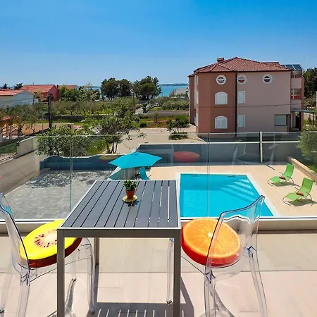 Family Friendly With A Swimming Pool - Mulo, Zadar - 20732 Apartment