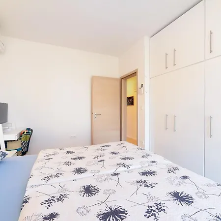 Family Friendly With A Swimming Pool - Mulo, Zadar - 20732 * Vrsi