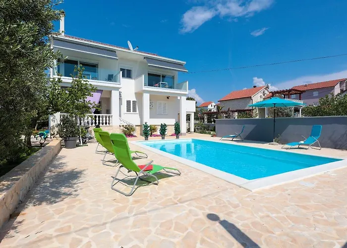 Family Friendly With A Swimming Pool - Mulo, Zadar - 20732 *