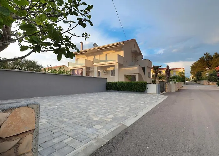 Family Friendly With A Swimming Pool - Mulo, Zadar - 20732 * فرسي