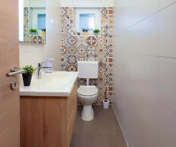 Family Friendly With A Swimming Pool - Mulo, Zadar - 20732 فرسي