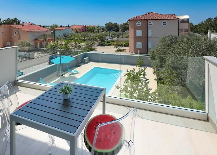 Family Friendly With A Swimming Pool - Mulo, Zadar - 20732 شقة