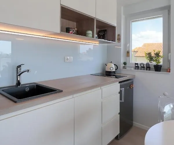 Family Friendly With A Swimming Pool - Mulo, Zadar - 20732 شقة *