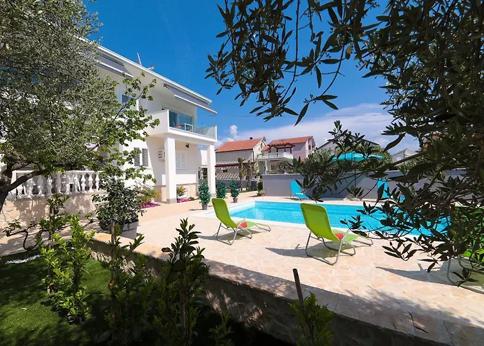 Family Friendly With A Swimming Pool - Mulo, Zadar - 20732 Апартаменты